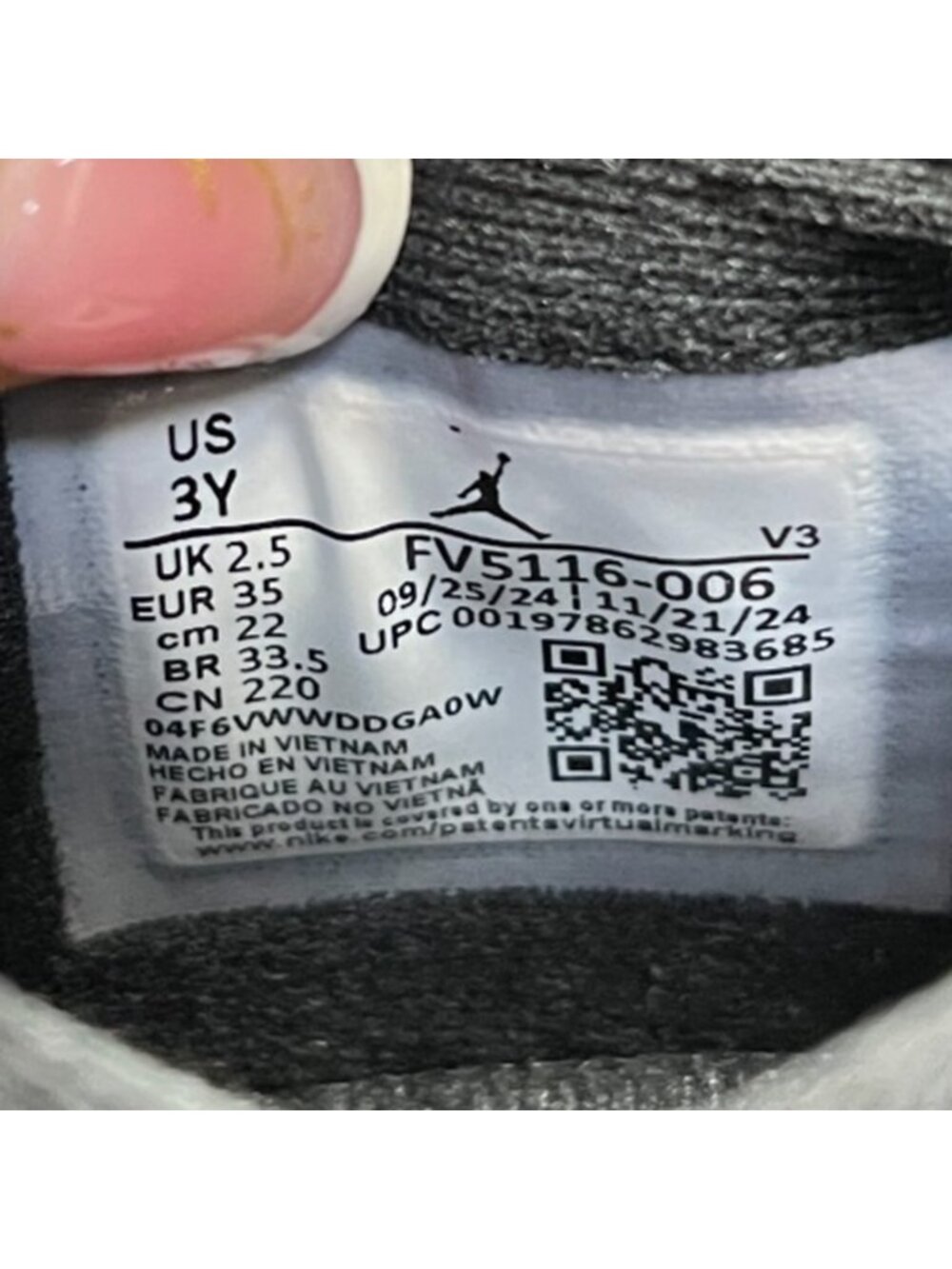 Nike Air Jordan 11 Retro Boys Size 3Y Black Athletic Basketball Shoes Sneakers - Picture 10 of 11